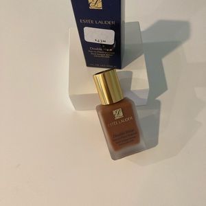 ESTEE LAUDER DOUBLE WEAR FOUNDATION